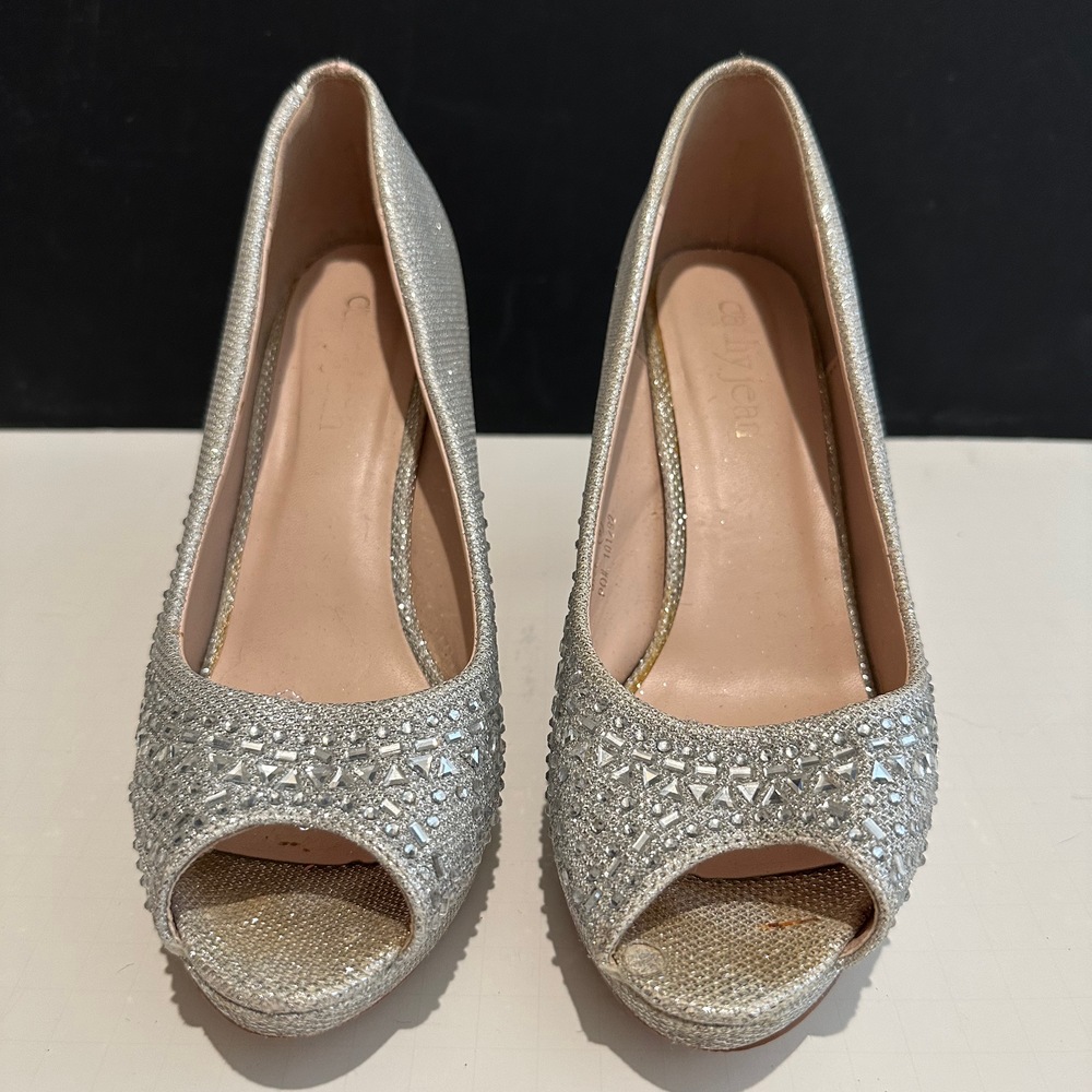 Cathy Jean, Silver Jeweled Peep Toe Heels